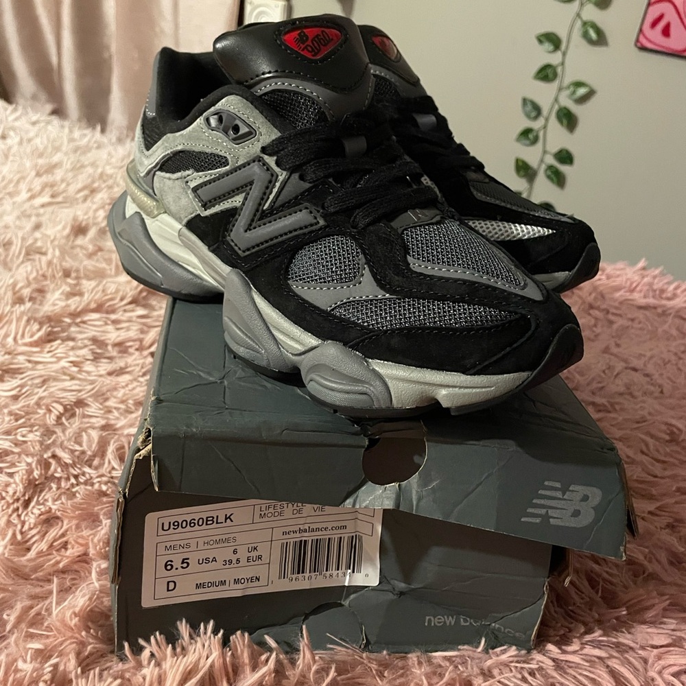 New Balance 9060